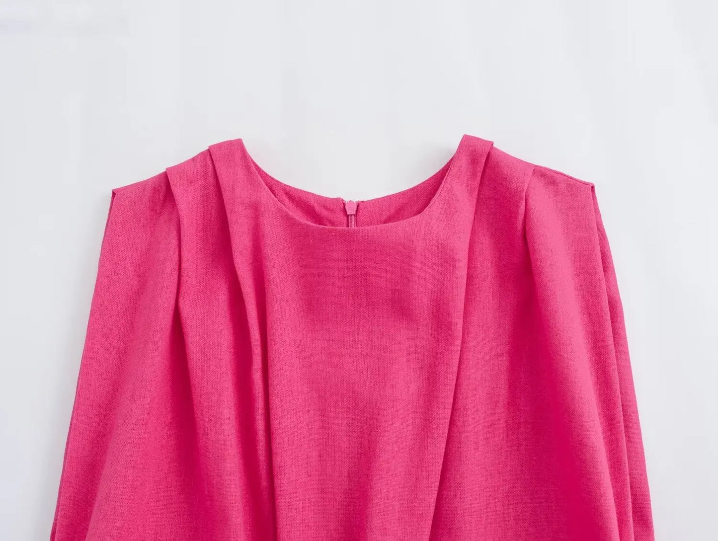 Elegant Dress with Open Waist